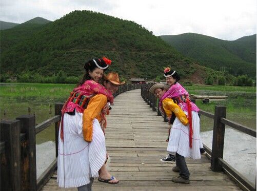 泸沽湖畔的绝丽风景和摩梭人的走婚奇俗_新